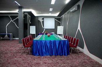 Hotel Candi 2*