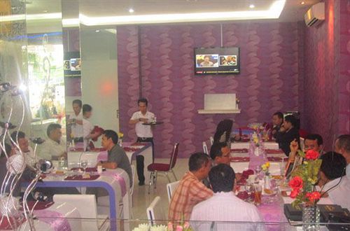 Candi Hotel