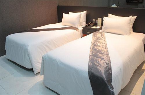 Hotel Candi 2*