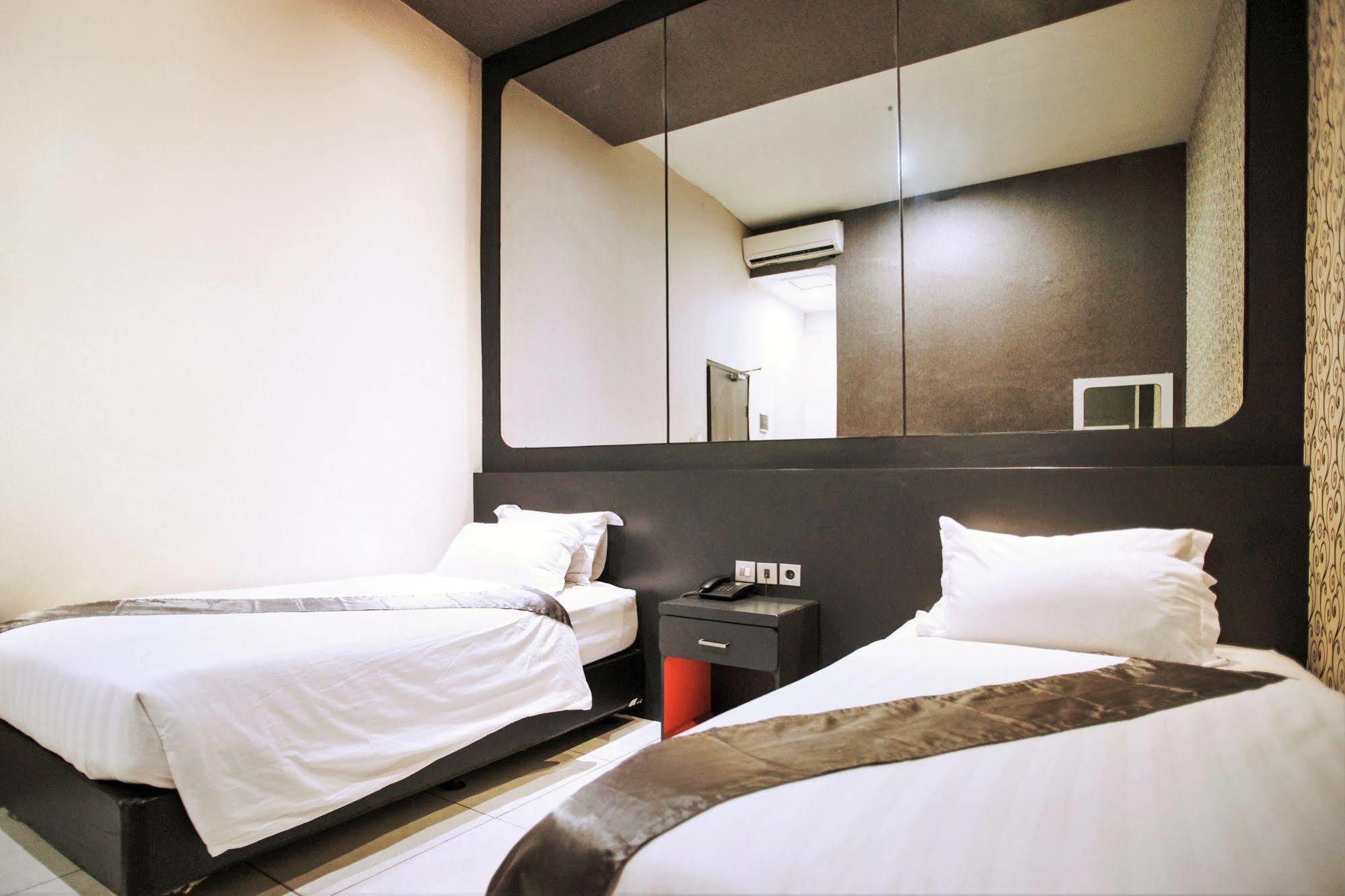 Hotel Candi 2*